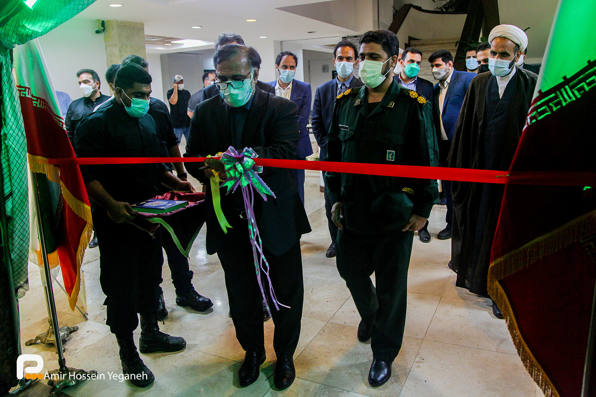 گزارش تصویری/افتتاح نمایشگاه عکس دفاع مقدس در کیش
